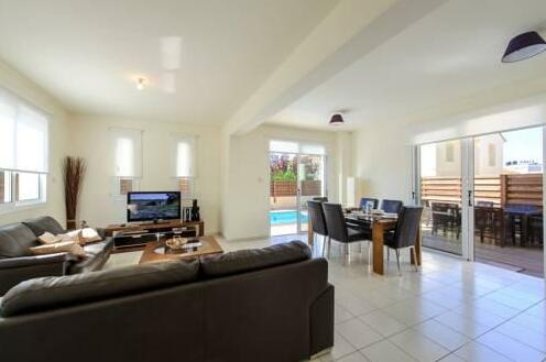 Pernera Centre Villas - Photo2