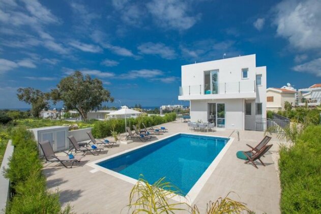 Polymnia Luxury Villas - Photo2