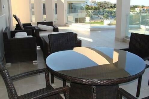 Polyxenia Isaak Luxury Villas and Apartments - Photo3