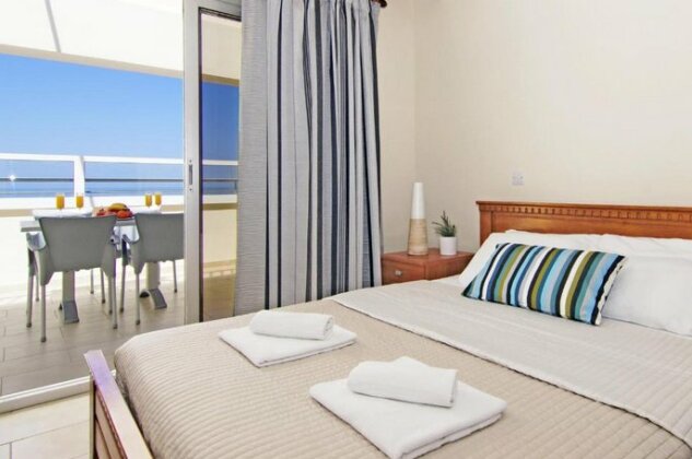 Poseidon Penthouse Apartment - Photo2