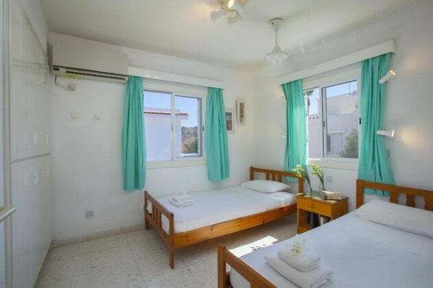 Protaras Holiday Suite Annie - Photo4
