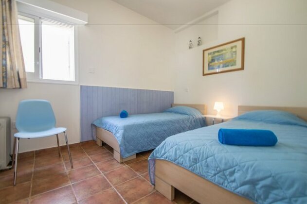 Saint Elias Family Home - Photo4