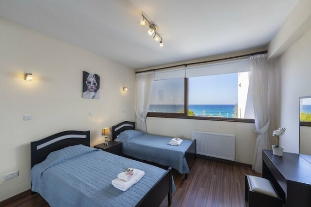 Seafront Protaras Villas - Photo3