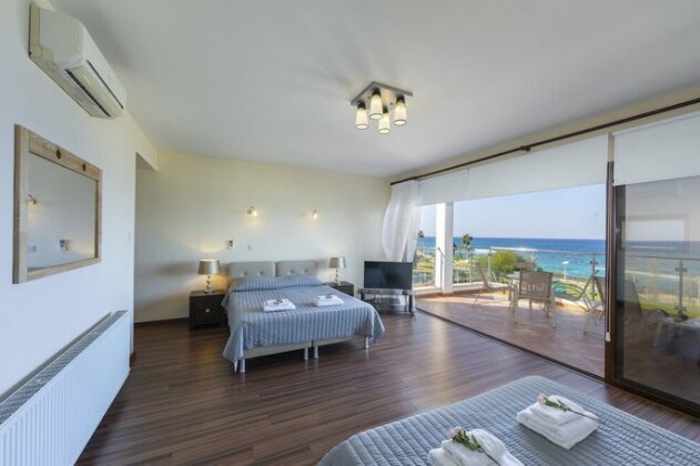 Seafront Protaras Villas - Photo5