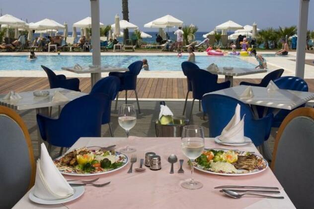 Silver Sands Beach Hotel - Photo4