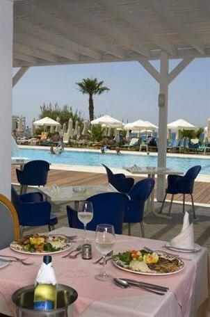 Silver Sands Beach Hotel - Photo5