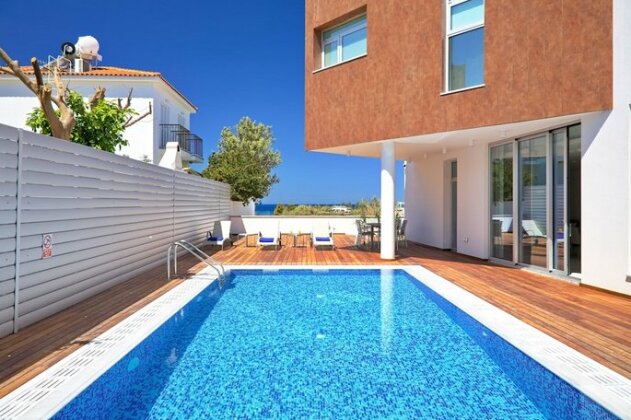 Sunrise Seaview Luxury Residences - Photo2