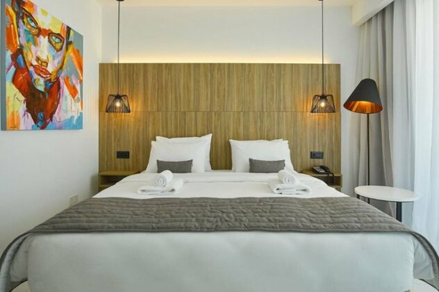 The Blue Ivy Hotel & Suites - Photo3