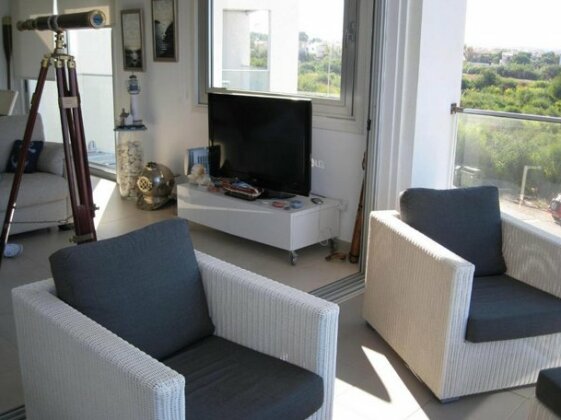 Trident Beach Apartment - Photo3