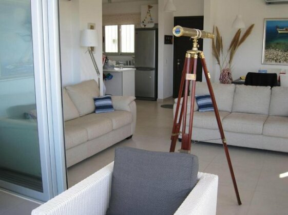 Trident Beach Apartment - Photo4