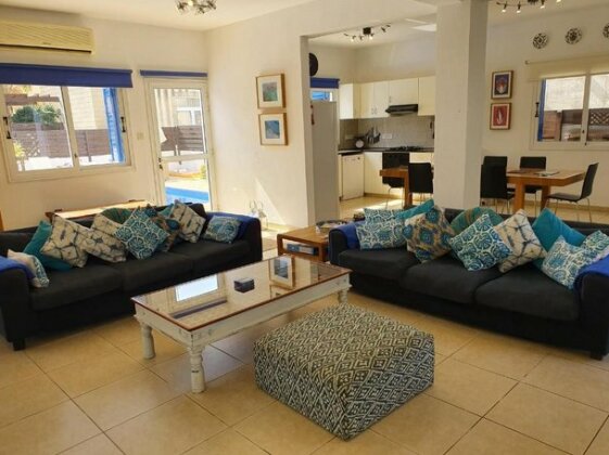 Villa Chloe - 3 Bedroom Villa with Private Pool - Photo3