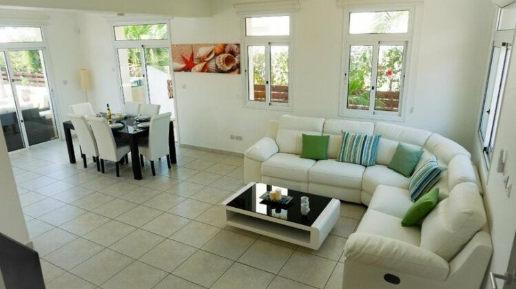 Villa Palm Breeze Protaras - Photo4