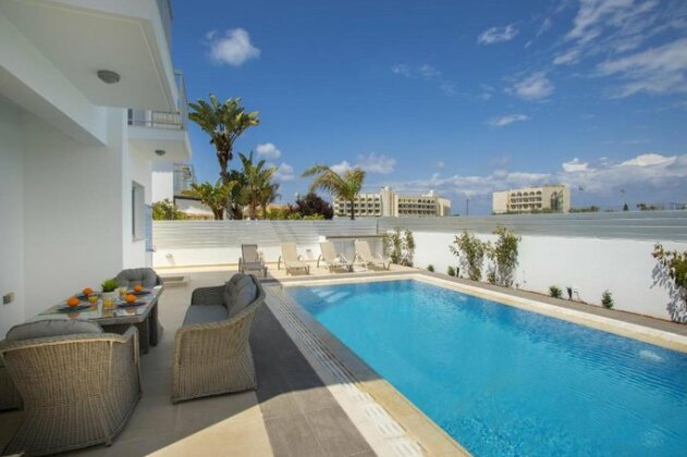 Villa Posidonas 9 - Photo2