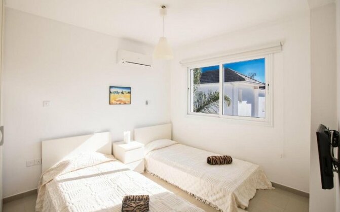 Villa Tyra - Photo3