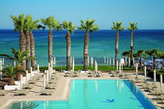 Vrissiana Beach Hotel - Photo2