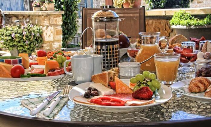 Village House Bed & Breakfast - Photo4