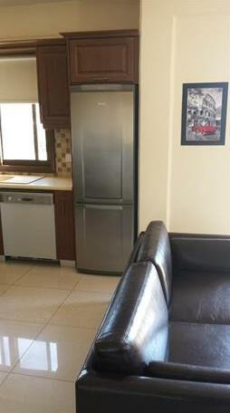 P Kanaris Court - Photo5