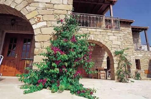 Adamos House - Photo3
