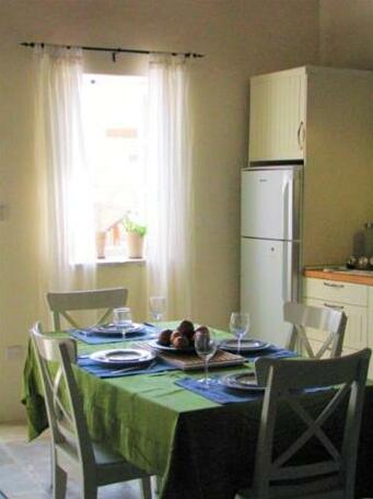 Dolphin Guest House and Studios - Photo2