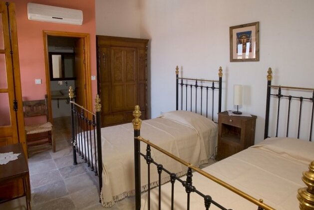 Eveleos Country House - Photo3