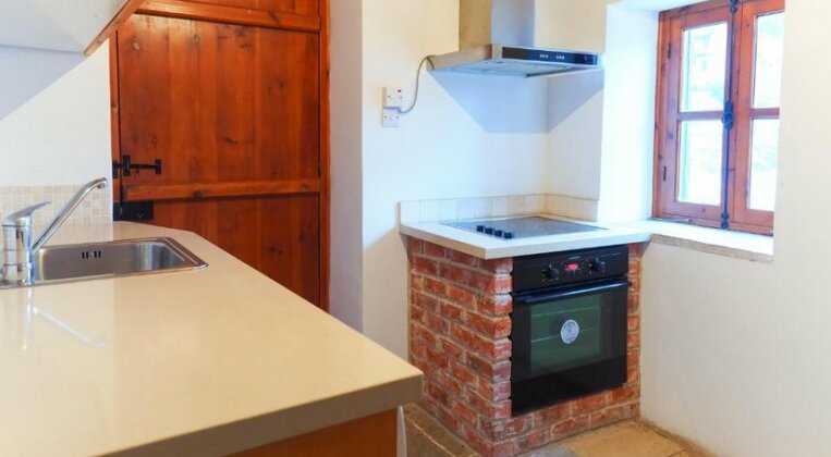 Zoes Traditional Apartments Bed & Breakfast - Photo2