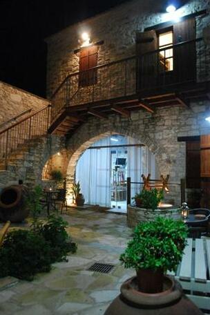 Vavla Rustic Retreat - Photo2