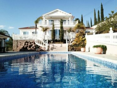 Luxury Villa Cy