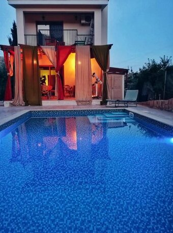 Privately located villa with pool
