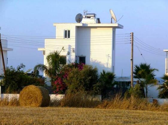 Zygi Beach Villa - Photo5
