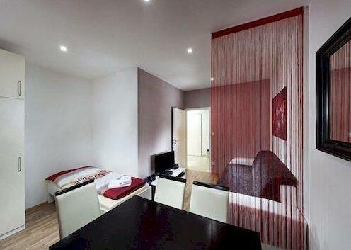 Apartments Kopecna with parking - Photo2