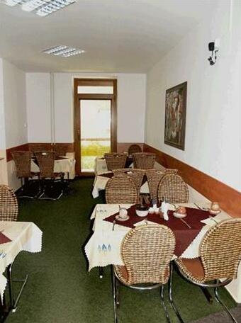 Garni Hotel K I T - Photo2