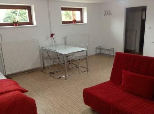 Red Travel Apartment - Photo3