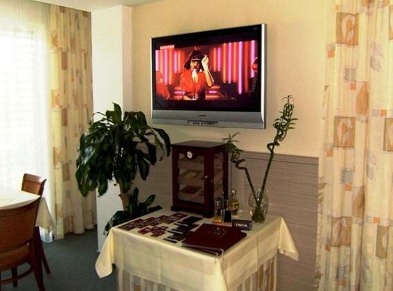 Hotel Bartos - Photo2