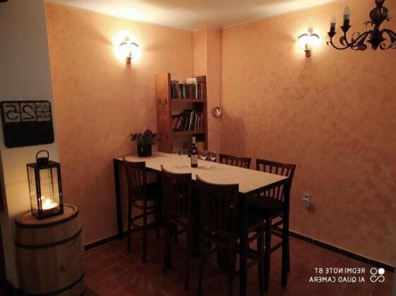 Castle-Wall-Inn - Photo3