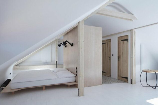 Stajnhaus - Photo3