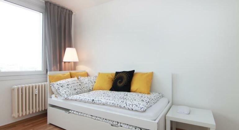 Yellow Apartment Plzen - Photo3