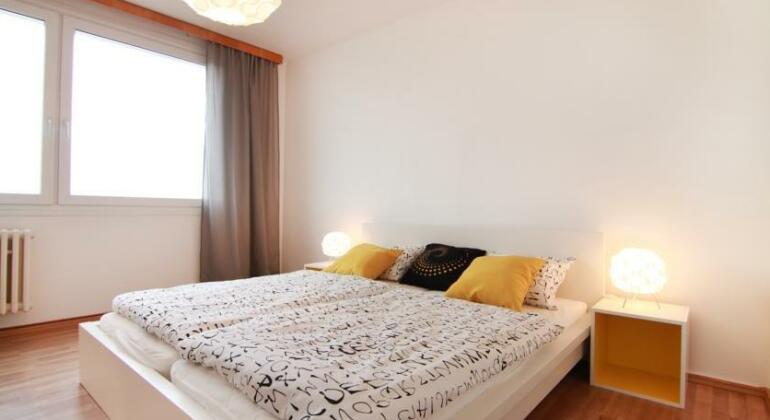 Yellow Apartment Plzen - Photo5