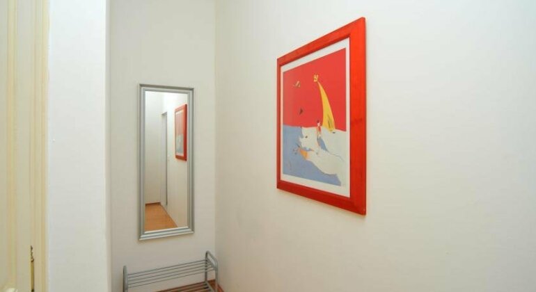 Adalbert Apartments - Photo2