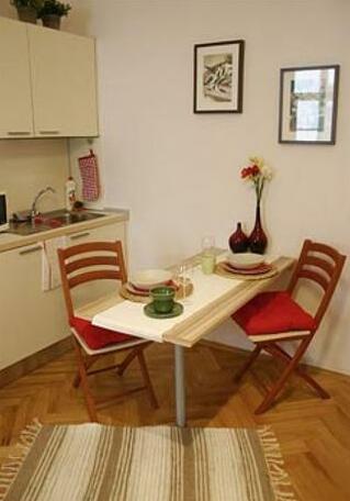 Annas Charles Bridge Apartment Prague