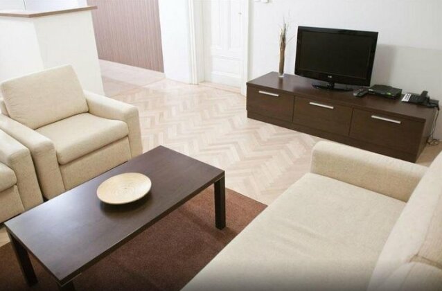 Apartment in Prague With Air Conditioning Lift Washing Machine - Photo4