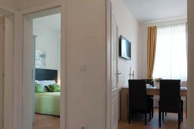 Art Apartment with garage - Photo4