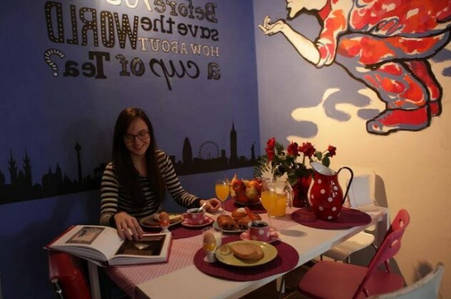 Art Hole Hostel - Photo5