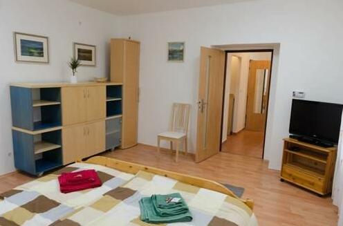 Beautiful Old Town Apartment - Photo2