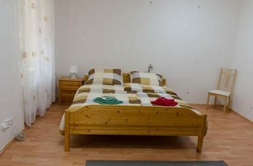 Beautiful Old Town Apartment - Photo3