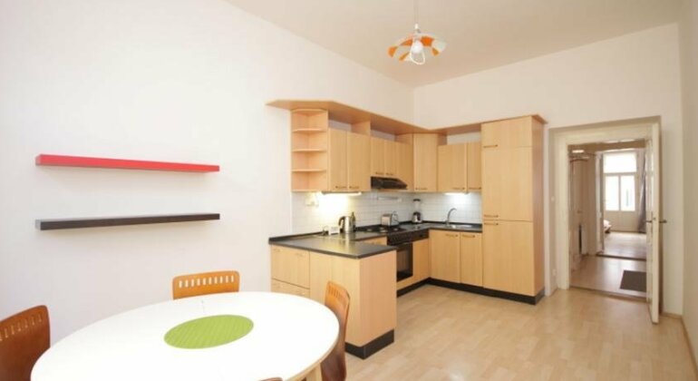 Bright Apt in the heart of Prague - Photo4