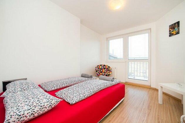Castle View Apartment with 3 Balconies Ideal for Groups by easyBNB - Photo2