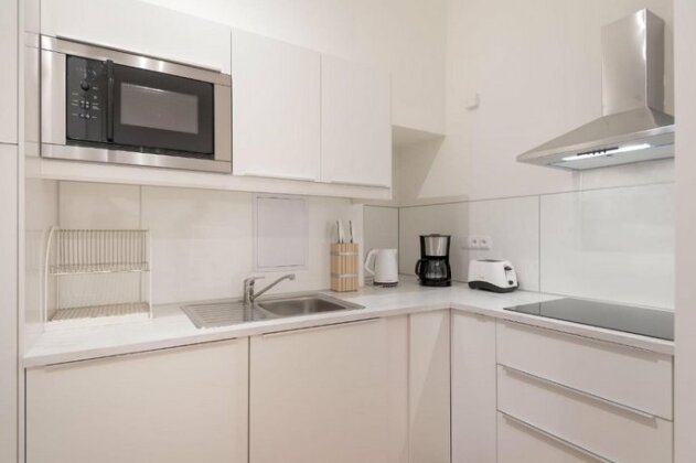 Central Superior Apartments and Suites - Photo4