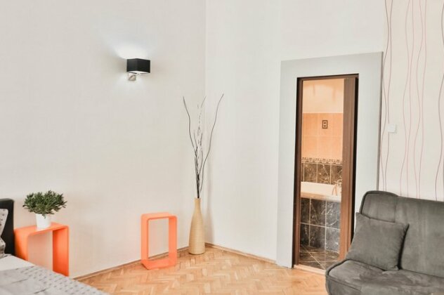 Comfortable Zizkov Apartment for 6 people 5-mins from the metro by easyBNB - Photo2