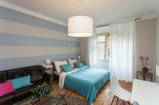 Dlouha Apartment with balcony - Photo2