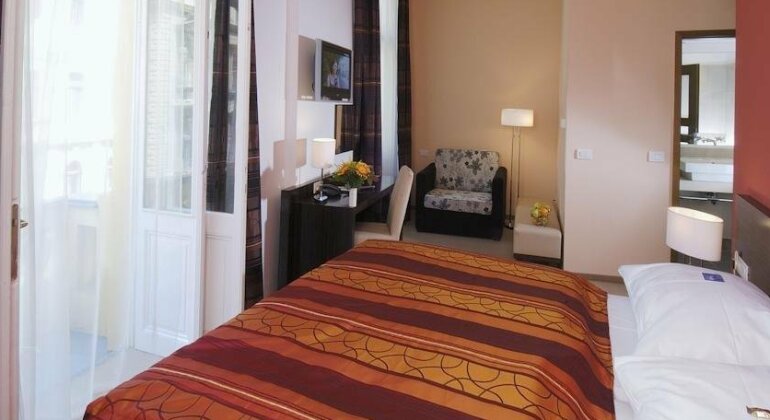EA Hotel Manes - Photo5